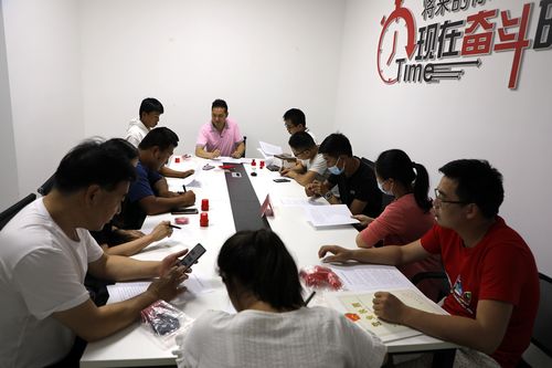 市商務(wù)局推動電商企業(yè)信用體系建設(shè)，組織簽訂跨境電子商務(wù)信用承諾書